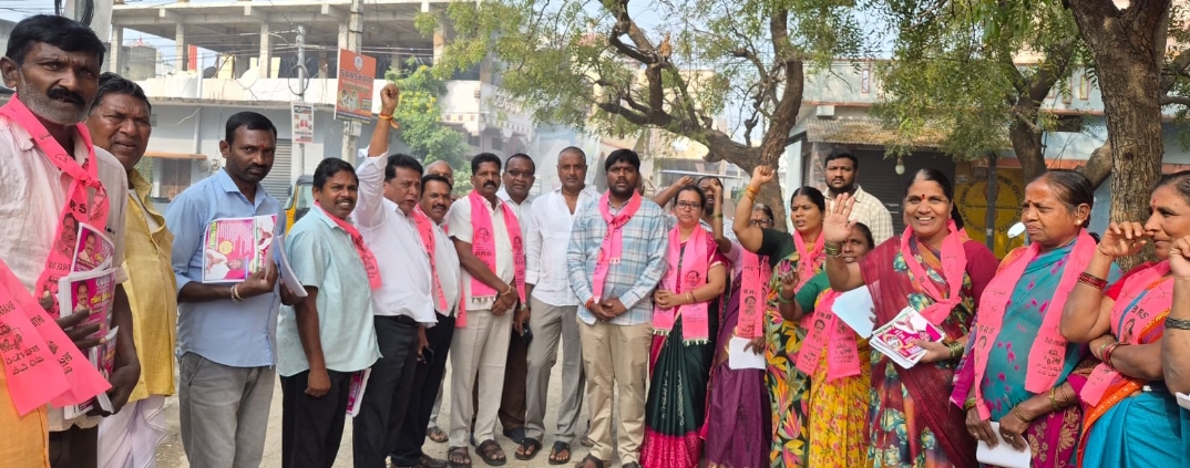 కామారెడ్డి : ప్రచారంలో దూసుకుపోతున్న 17వ వార్డు టిఆర్ఎస్ అభ్యర్థి లొల్లం శ్రీనివాస్ 