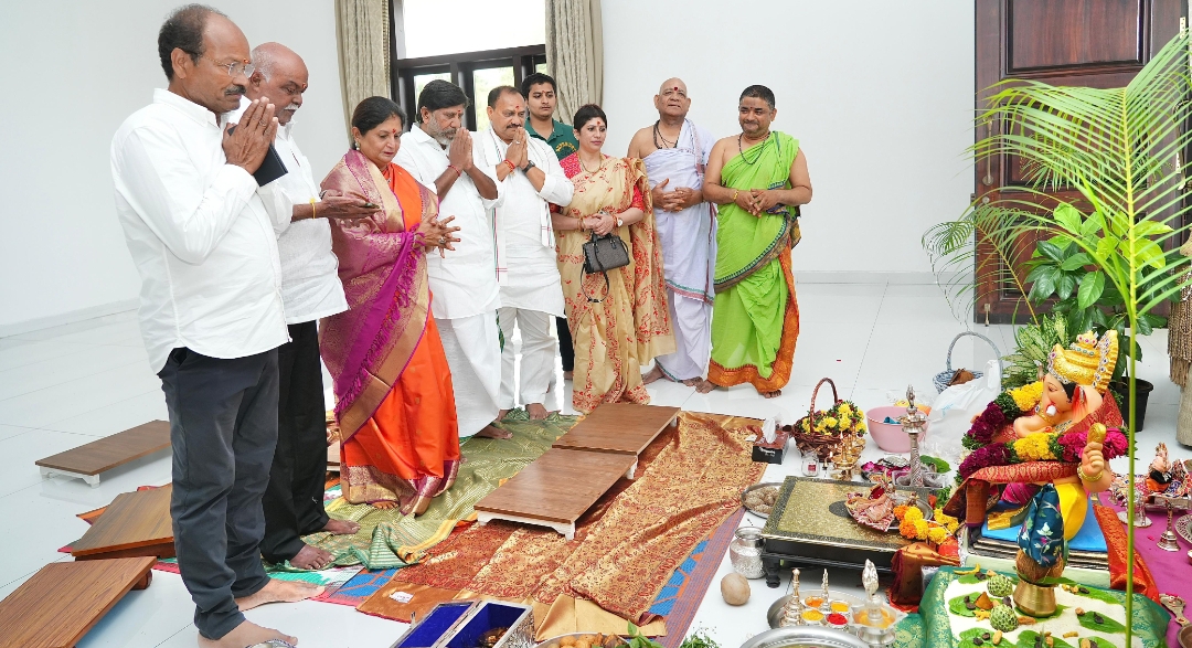 ప్రజాభవన్లో వినాయక పూజలో పాల్గొన్న డిప్యూటీ సీఎం మల్లు భట్టి విక్రమార్క దంపతులు